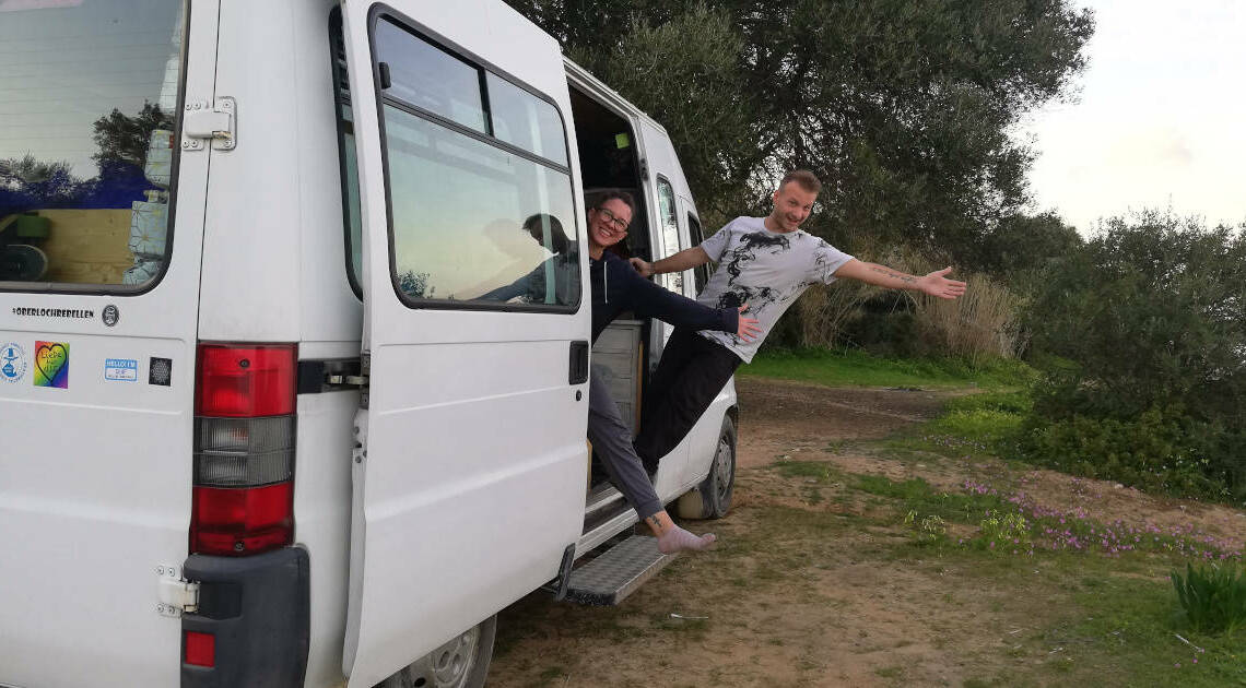 Zwei Van-Reisende in Griechenland