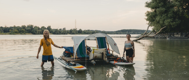 Liam Strasser und Michelle Albert mit ihrem Boot 